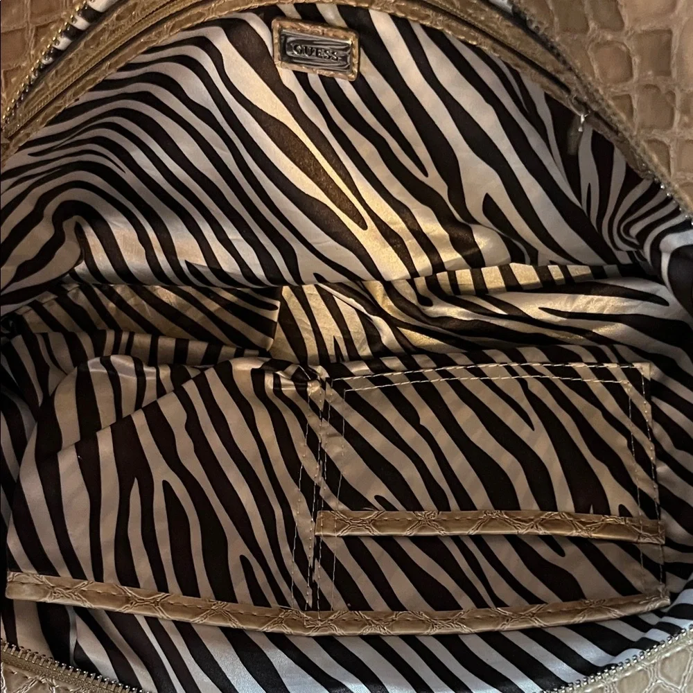Guess beige purse - Picture 3 of 3